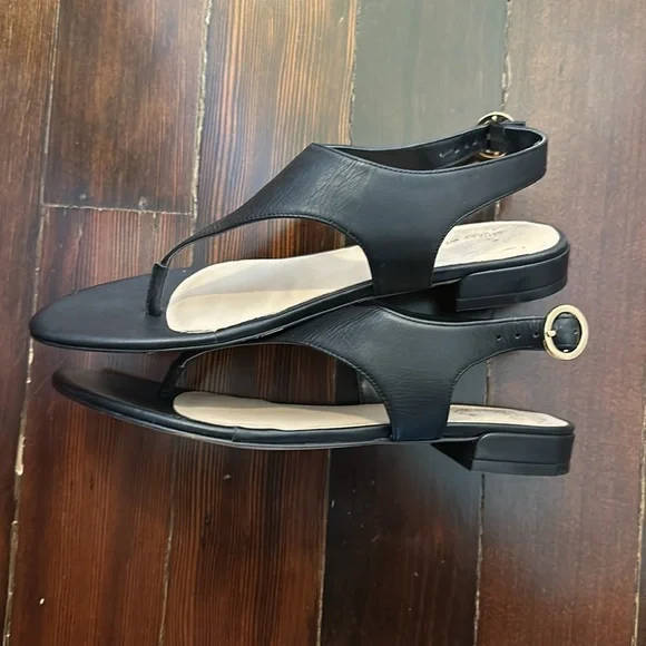 Stuart Weirzman Santorini Sandal - Black Leather - Size 8